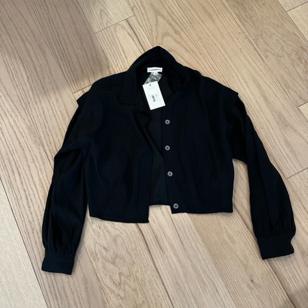 NWT Eesome Black Women's Cropped Blazer